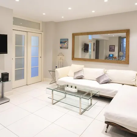 Lejlighed Grande - T3 Carlton -70m2 *