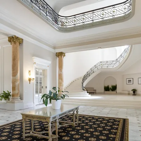 Lejlighed Grande - T3 Carlton -70m2 *