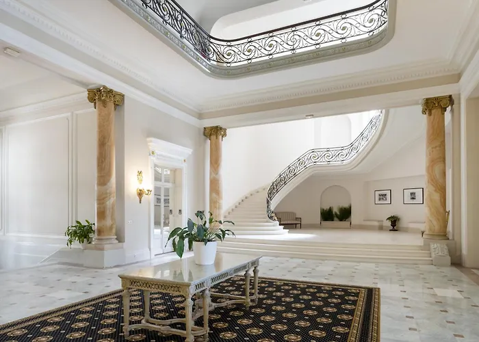 Lägenhet Grande - T3 Carlton -70m2 *